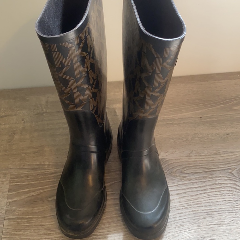 Michael Kors rain boots - Picture 6 of 12